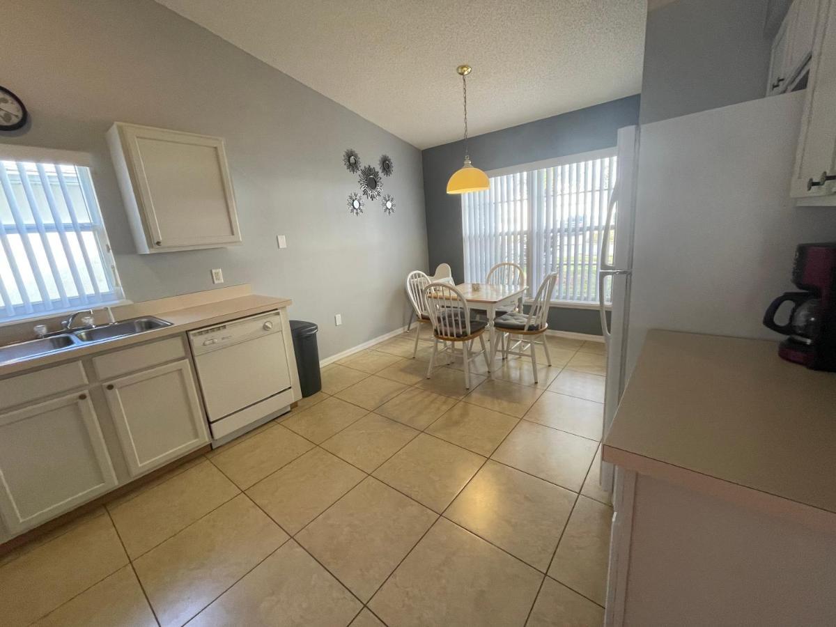 3 Bedroom Villa With Poolside Cinema And Games Room Close To Theme Parks Sleeps 6 Plus 2 Orlando Exterior foto